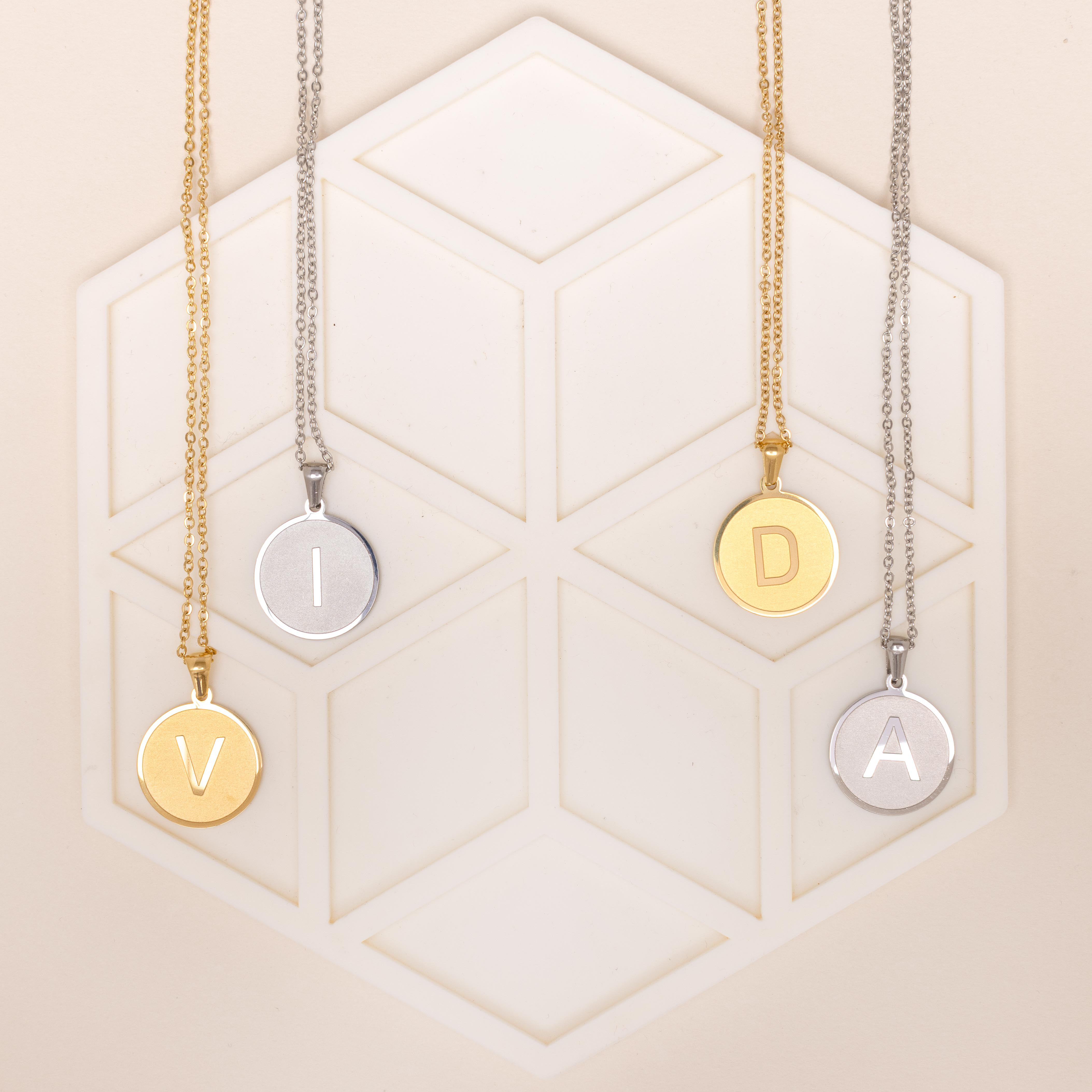 Iniciales del alfabeto daniel moksha