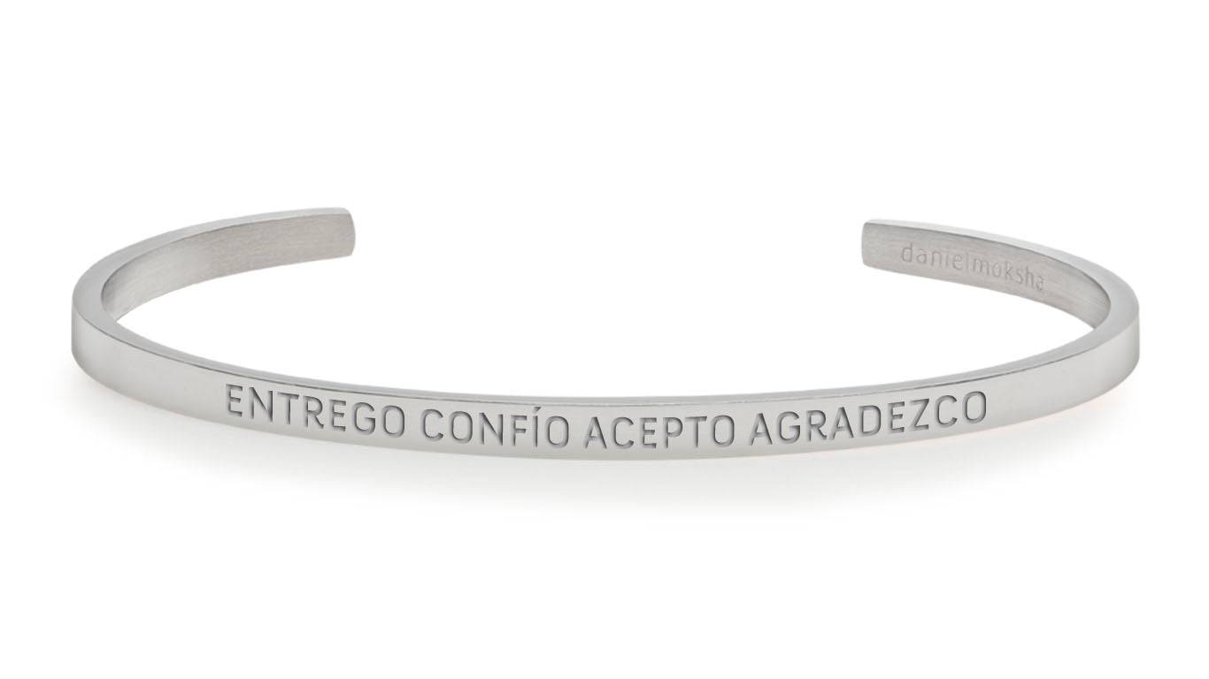 Pulsera Entrego, confío, acepto y agradezco (sin tinta) -Plata  Daniel Moksha
